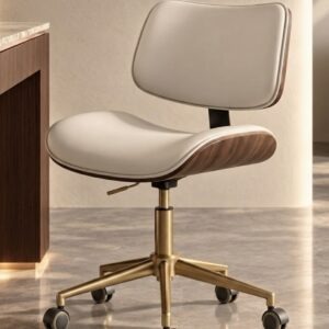 כיסא מעוצב מניקוריסטית / לקוחה - STYLE CHAIR - צבע סהרה